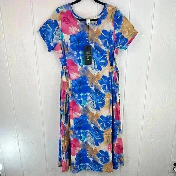 Chiaretta Firenze Dresses & Skirts - Chiaretta Firenze Women’s Floral Dress Size L/XL Cinch Tie At Waist NWT